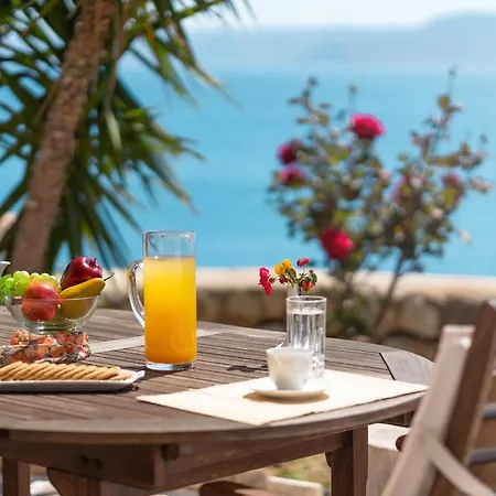 Apartment House M.a.s.s. Sitia (Crete)